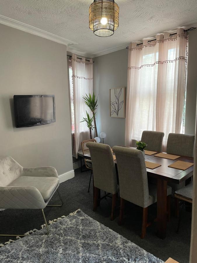 Perfect For Large Groups, Sleeps 15 Close To City Centre Шефилд Екстериор снимка